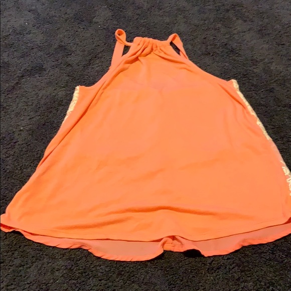 Too - Picture 2 of 2